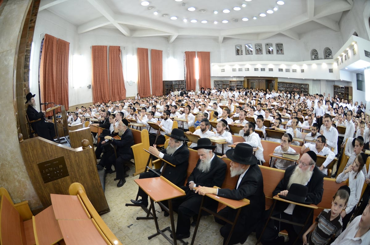 הגראי"ל שטיינמן מסר שיחה בסלבודקא: "להתחזק בלימוד"