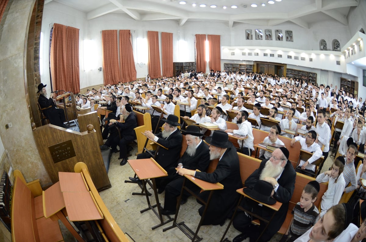 הגראי"ל שטיינמן מסר שיחה בסלבודקא: "להתחזק בלימוד"