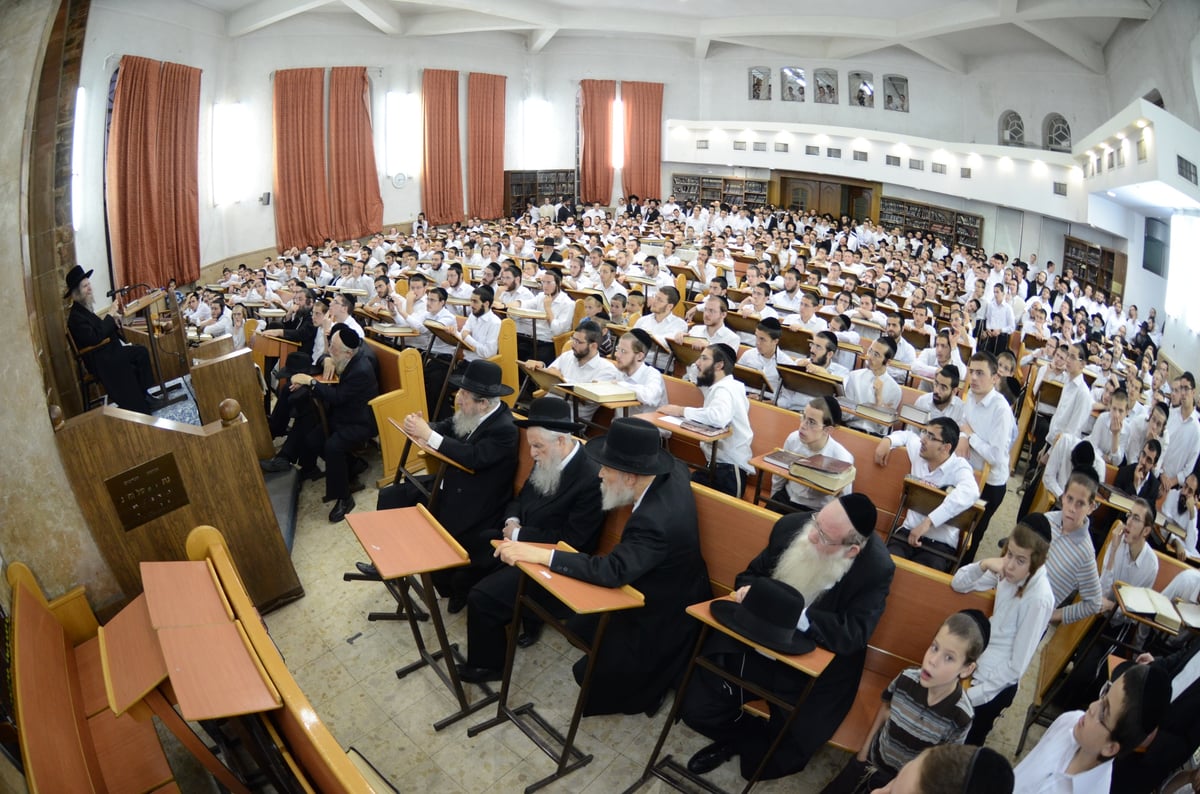 הגראי"ל שטיינמן מסר שיחה בסלבודקא: "להתחזק בלימוד"