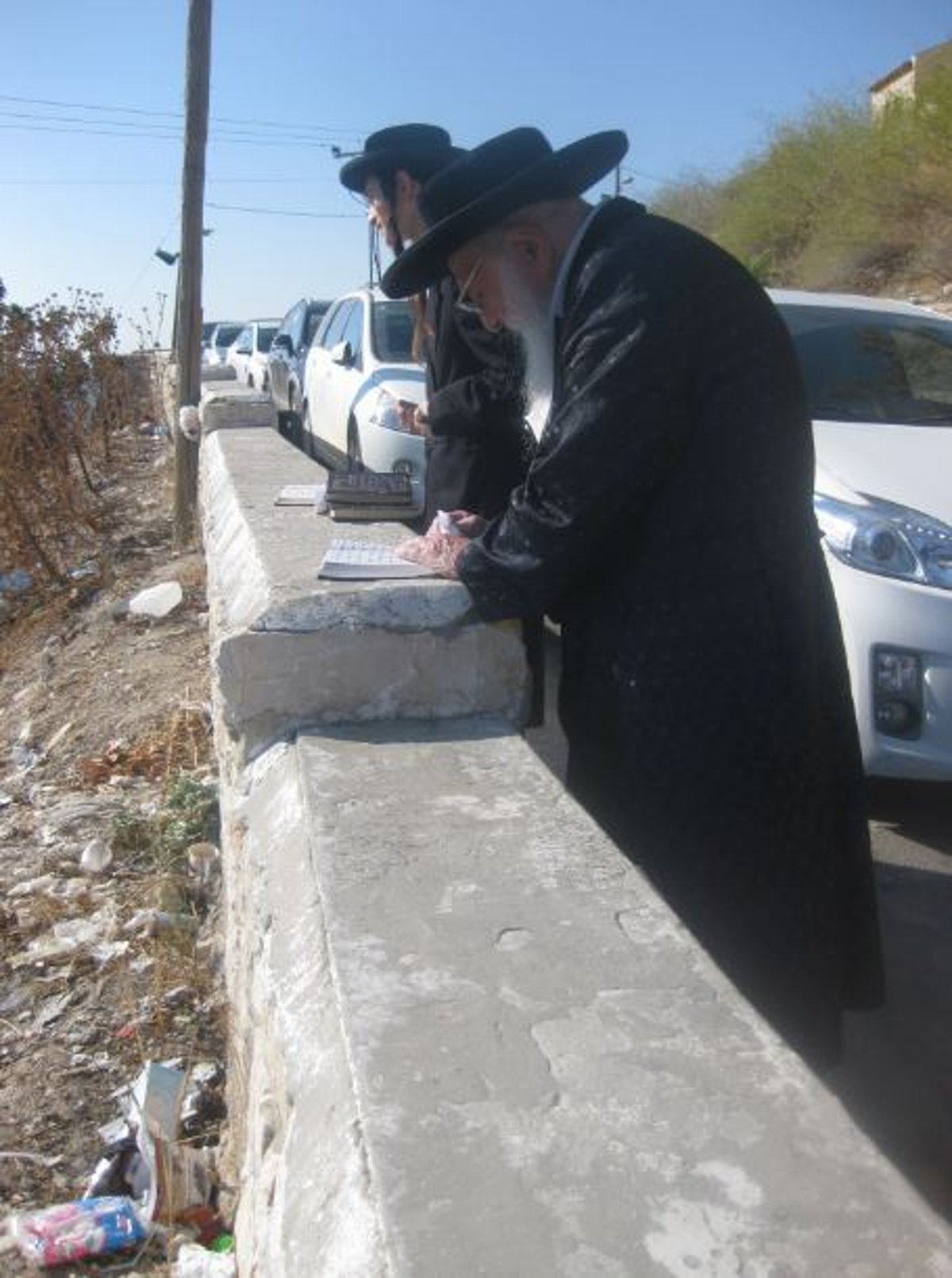 ערב יום כיפור: הרבי מספינקא - ב"ב עלה להשתטח בקברות צדיקים