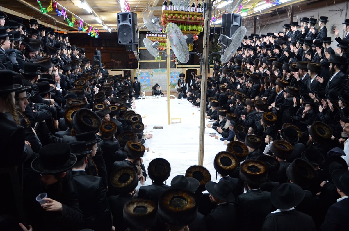 אבוקות של אש: תיעוד ענק מבית השואבה בבני-ברק