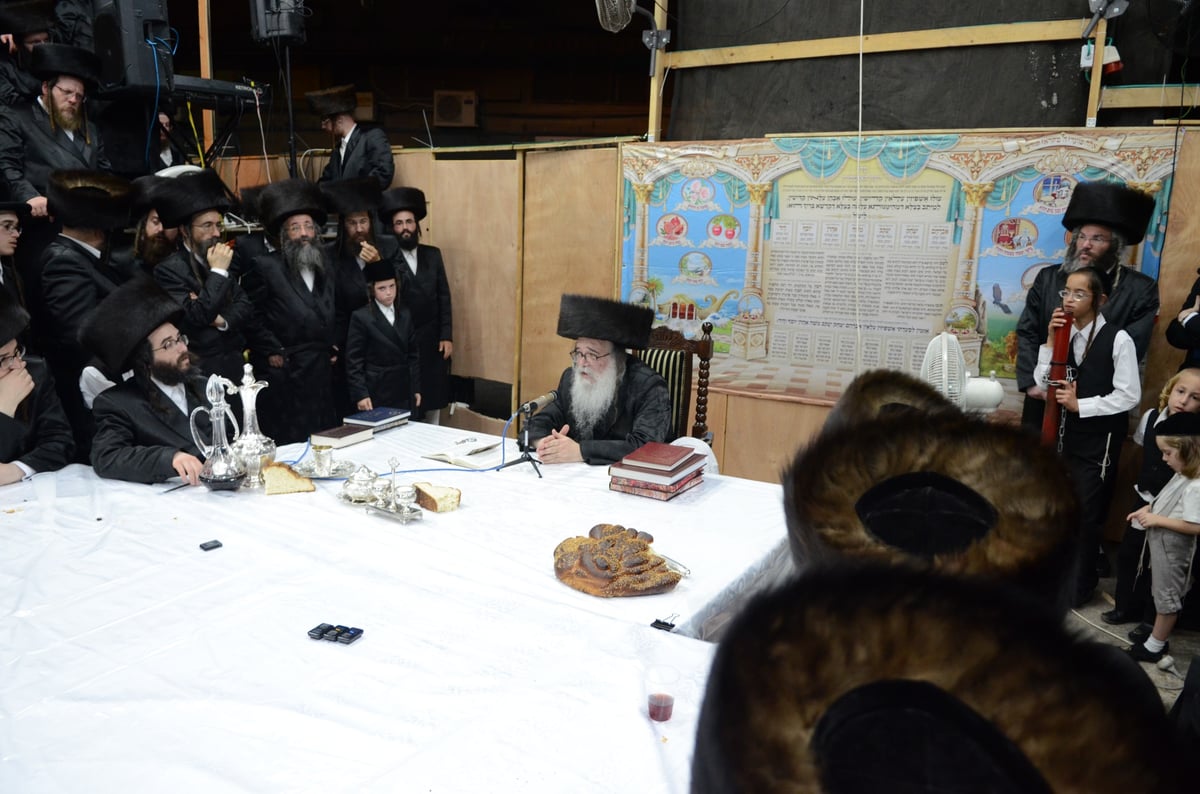 אבוקות של אש: תיעוד ענק מבית השואבה בבני-ברק