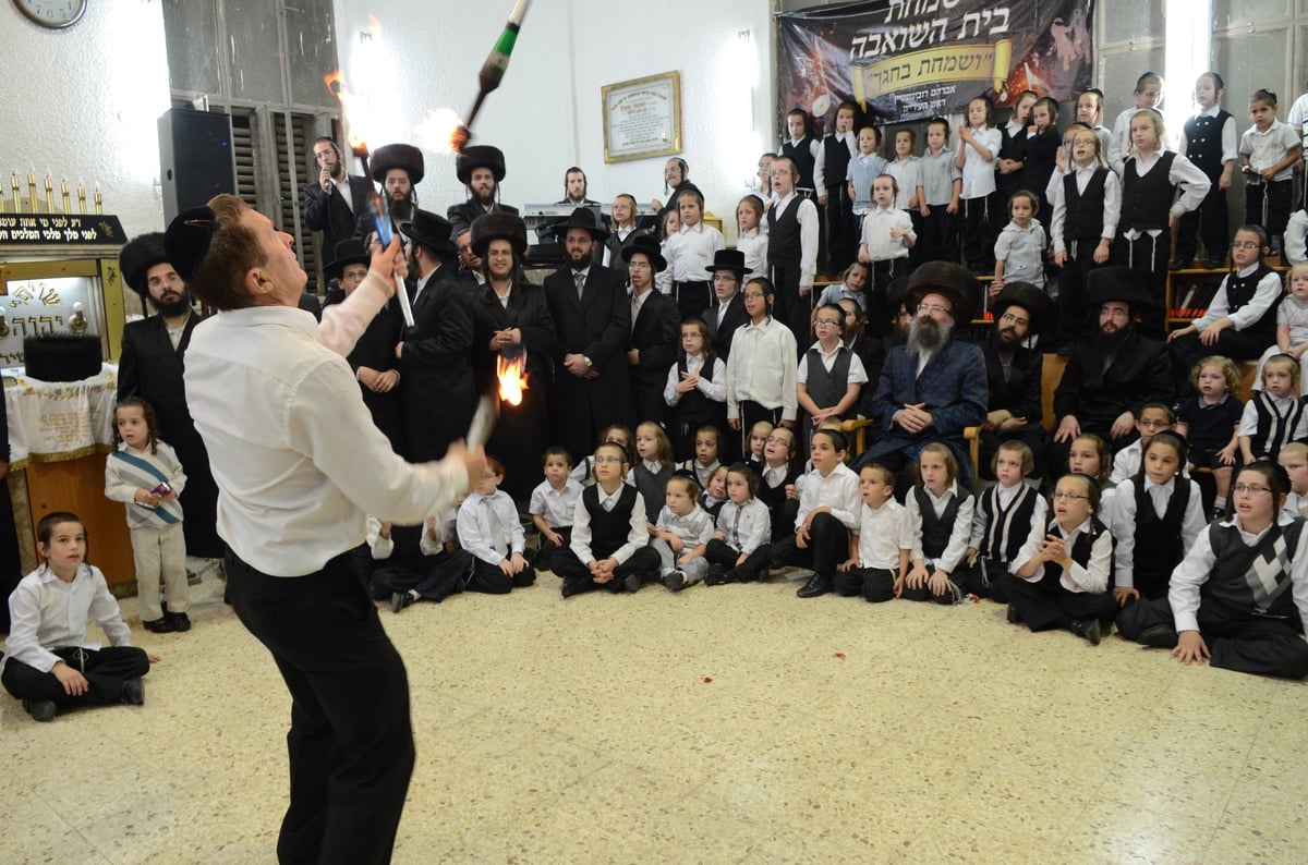 אבוקות של אש: תיעוד ענק מבית השואבה בבני-ברק