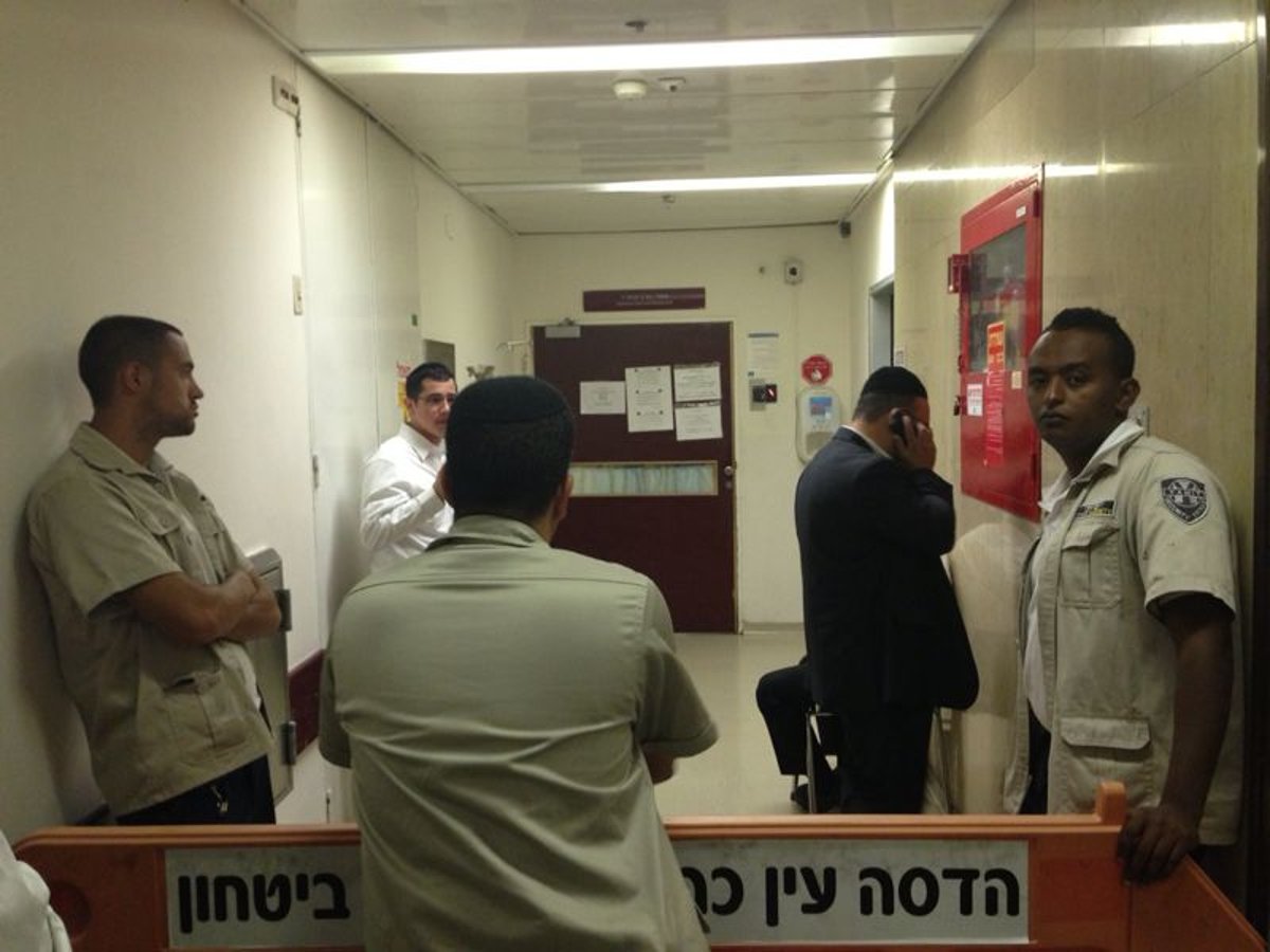 התורה בסכנה • הרופאים: "נשקפת סכנה לחיי הרב עובדיה, אך לא מיידית"