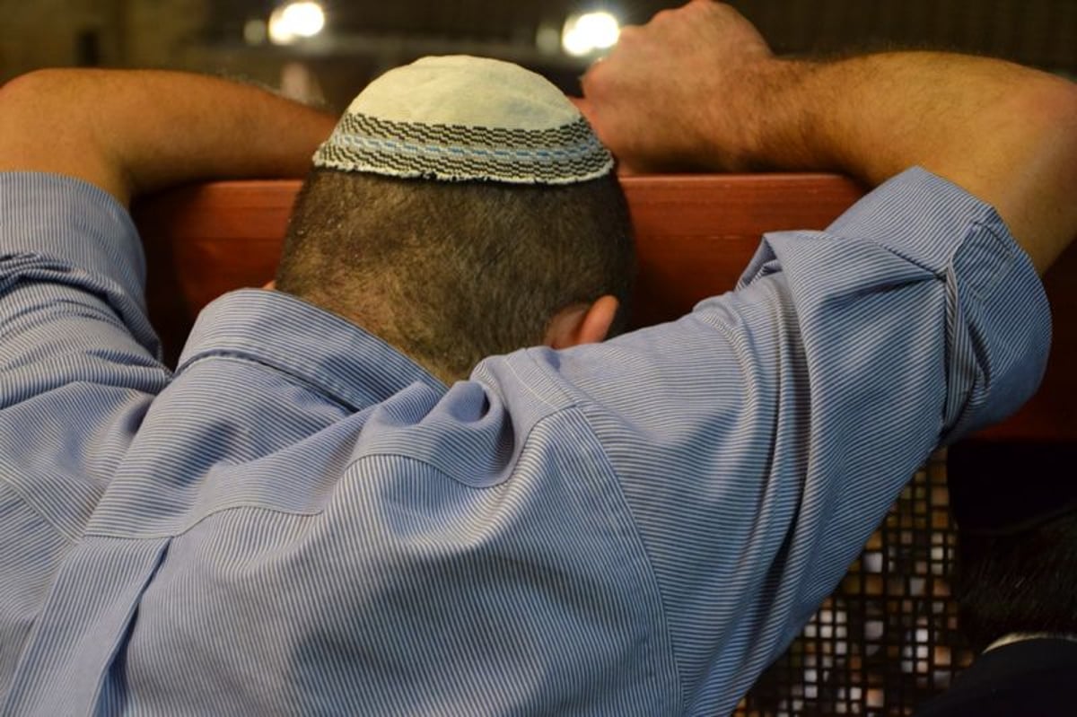 רבבות בעצרת ענק בכותל המערבי לרפואת הגרח"ע