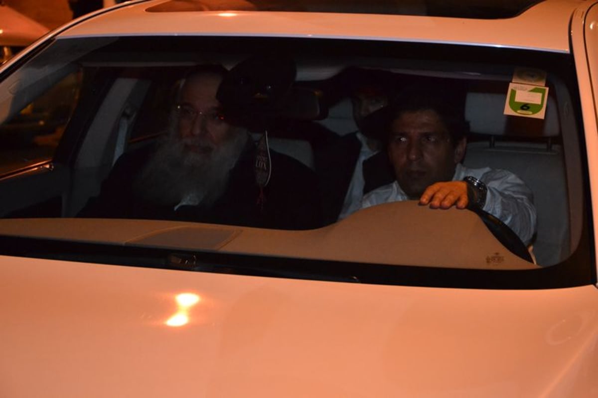 רבבות בעצרת ענק בכותל המערבי לרפואת הגרח"ע