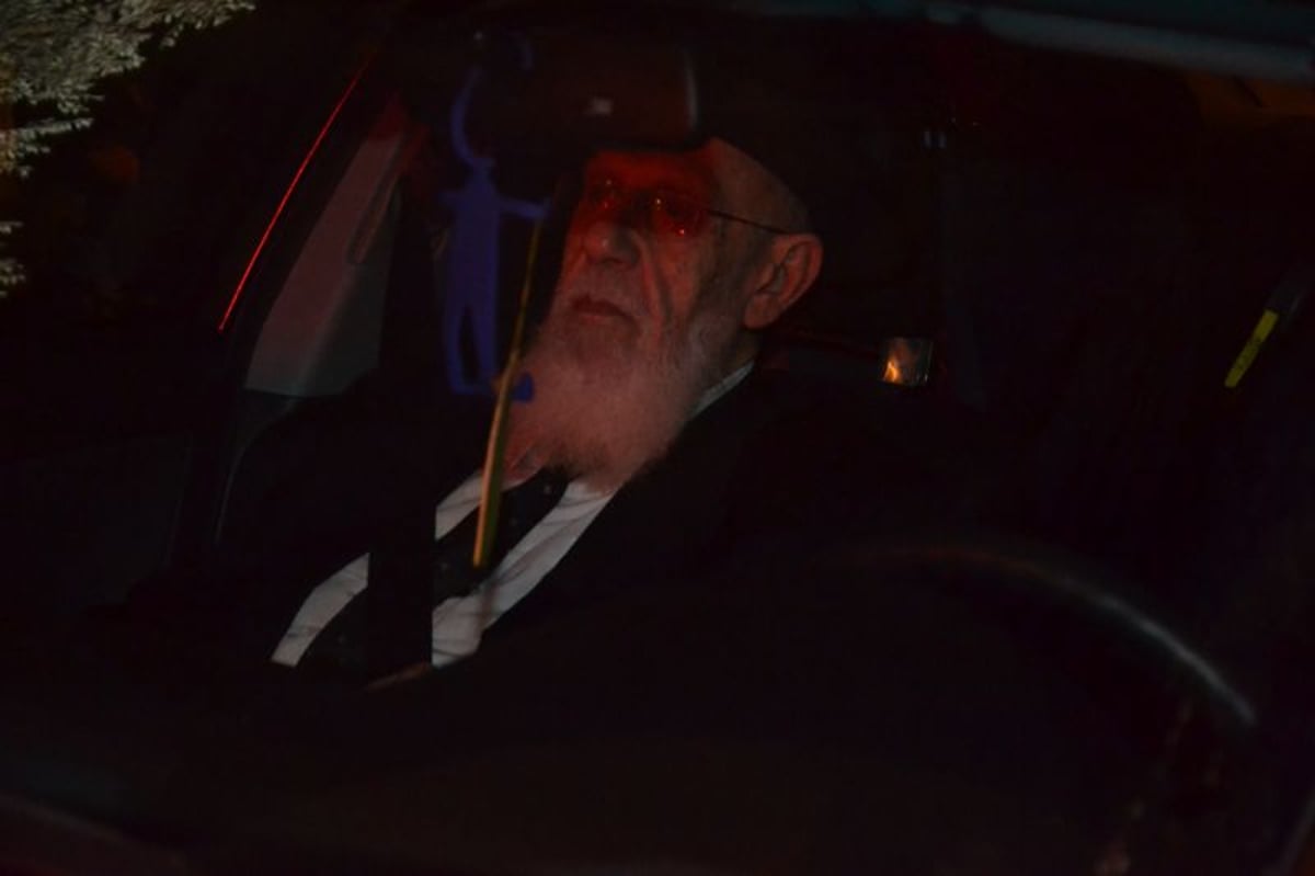 רבבות בעצרת ענק בכותל המערבי לרפואת הגרח"ע