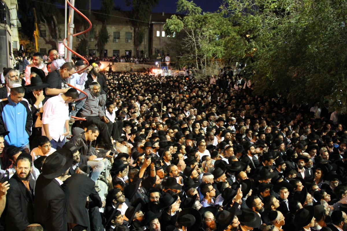 גלריית ענק: כך נראתה הלוויתו של מרן הרב עובדיה יוסף