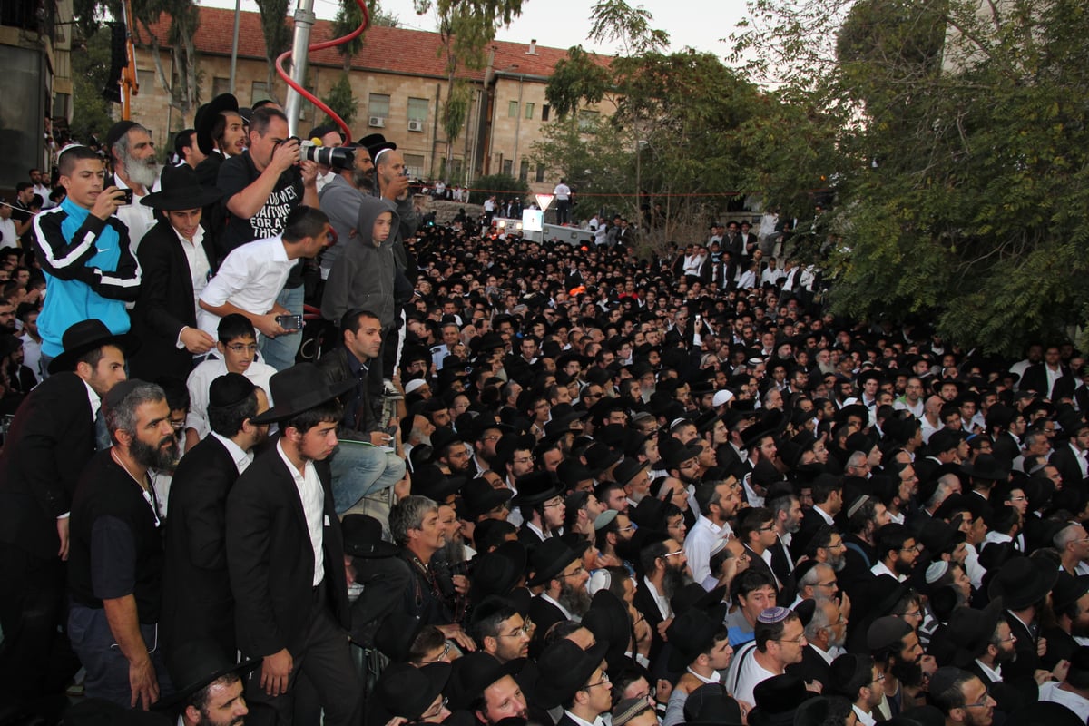 גלריית ענק: כך נראתה הלוויתו של מרן הרב עובדיה יוסף