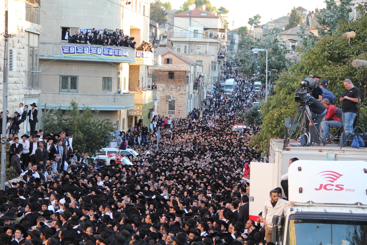 גלריית ענק: כך נראתה הלוויתו של מרן הרב עובדיה יוסף