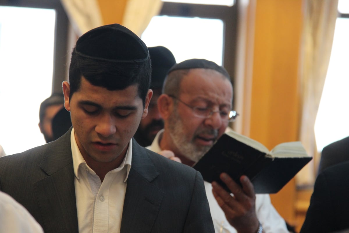 'יחווה דעת': תפילה לרפואת מרן הרב חיים עובדיה יוסף