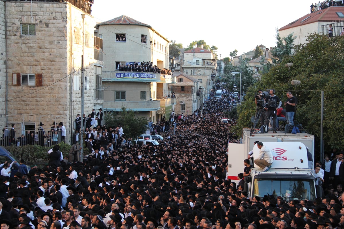 גלריית ענק: כך נראתה הלוויתו של מרן הרב עובדיה יוסף