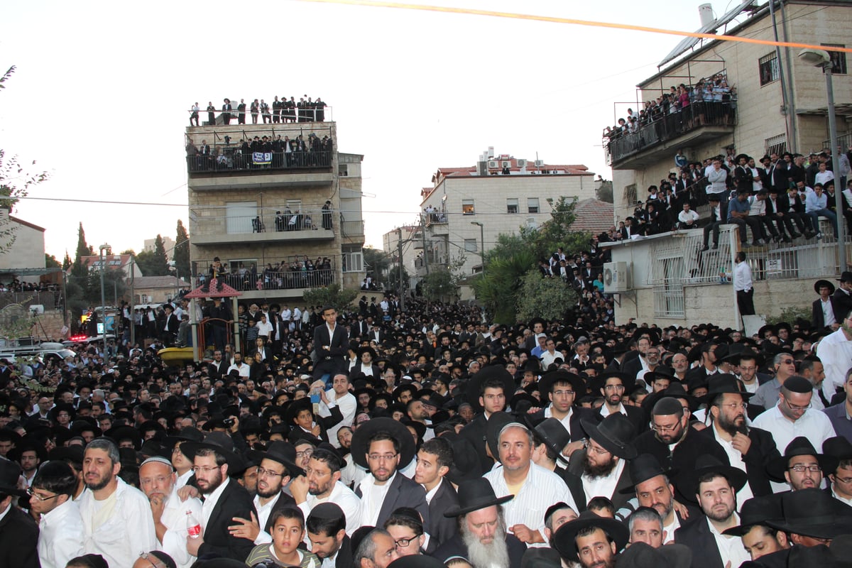 גלריית ענק: כך נראתה הלוויתו של מרן הרב עובדיה יוסף