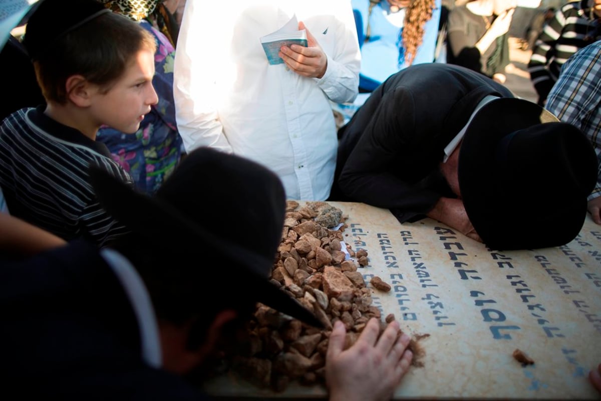 מתקשים להיפרד ממרן הרב עובדיה יוסף זצ"ל • תמונות