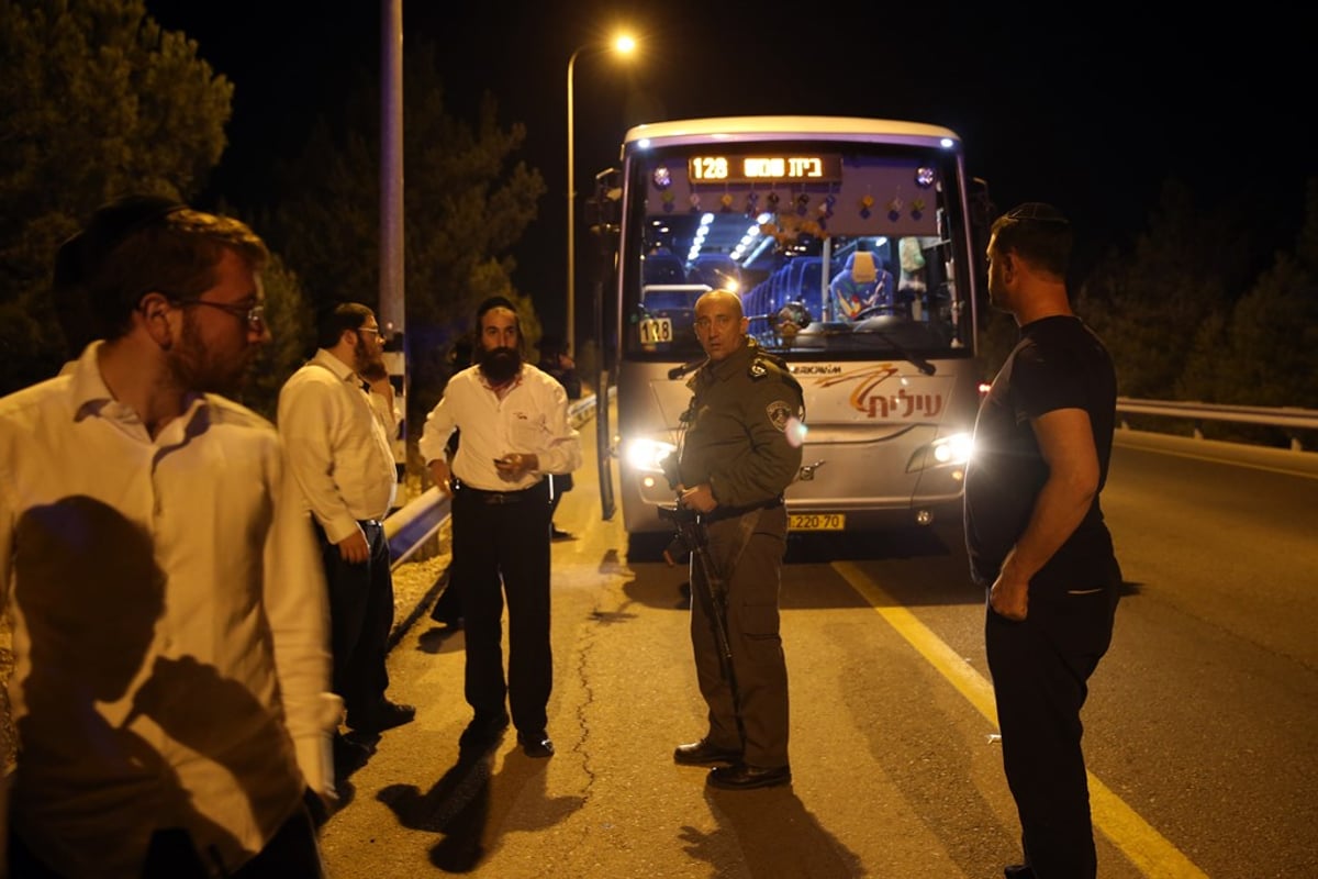 אימה בביתר עילית: ניסיון דקירה באוטובוס • כך זה נראה