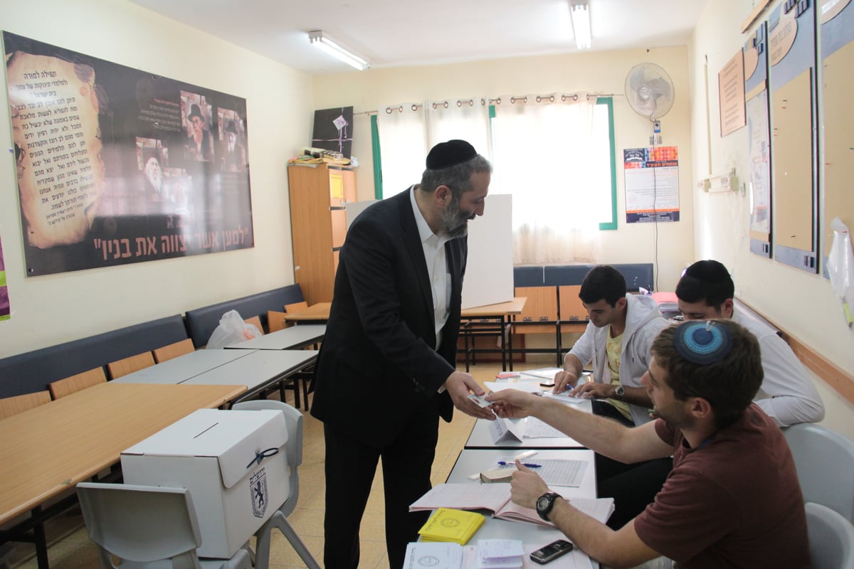 דרעי הצביע ש"ס ומשה ליאון • צפו