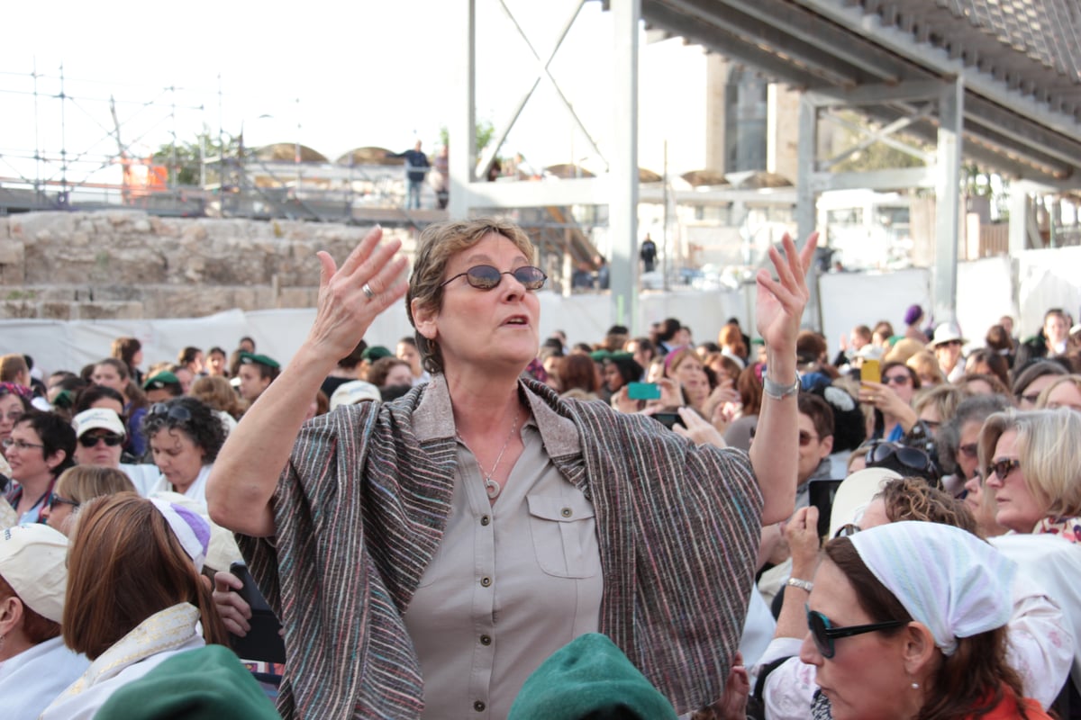 'נשות הכותל' הקדימו את בואן והשתלטו על הרחבה