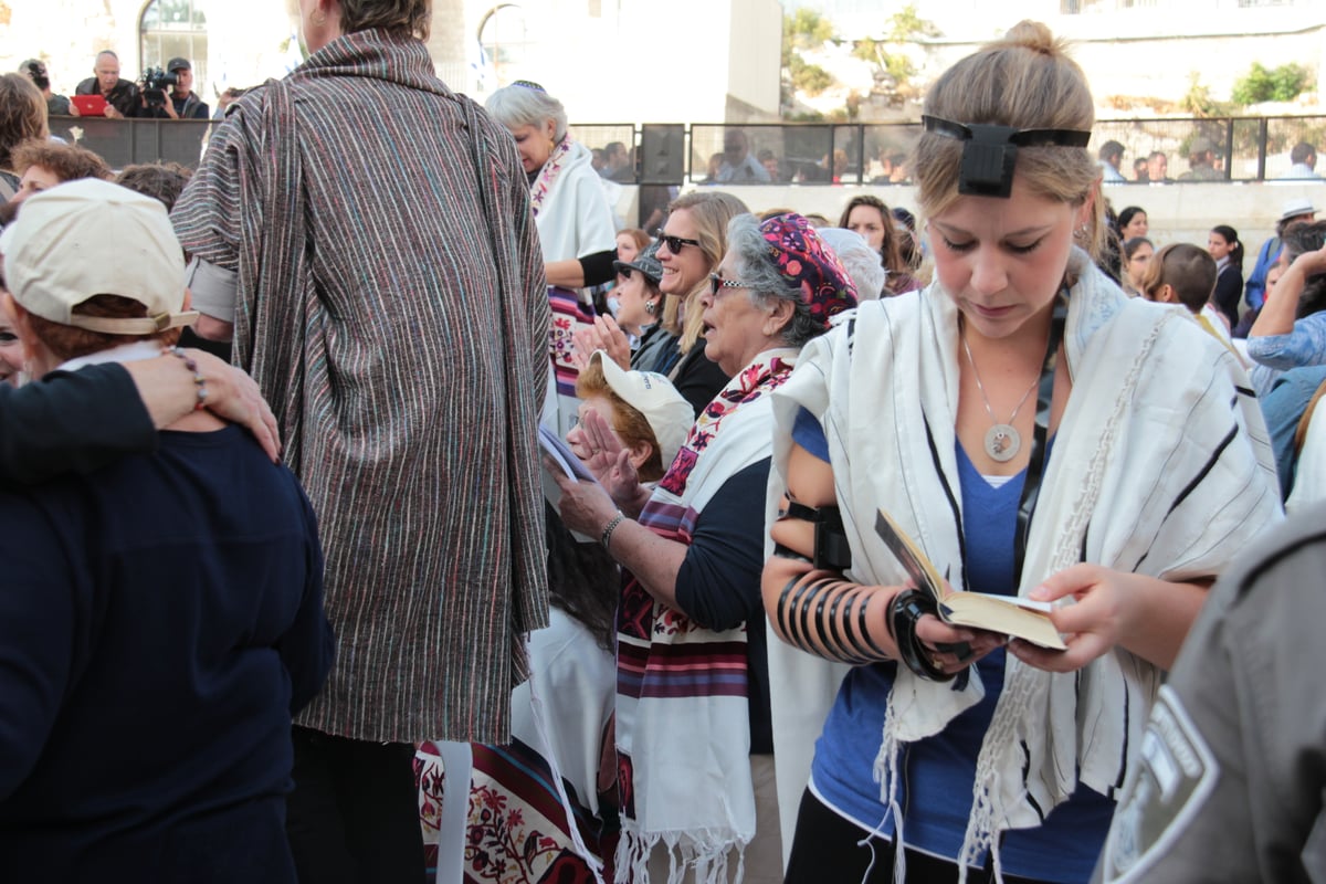 'נשות הכותל' הקדימו את בואן והשתלטו על הרחבה