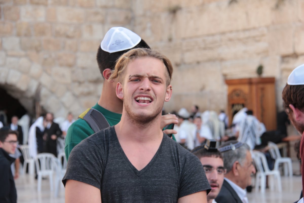 'נשות הכותל' הקדימו את בואן והשתלטו על הרחבה