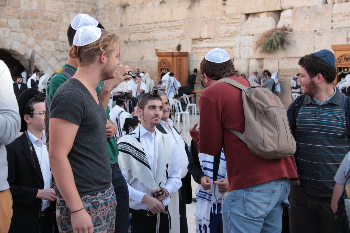 'נשות הכותל' הקדימו את בואן והשתלטו על הרחבה