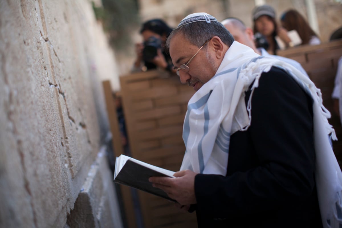 לאחר הזיכוי: אביגדור ליברמן התפלל בכותל