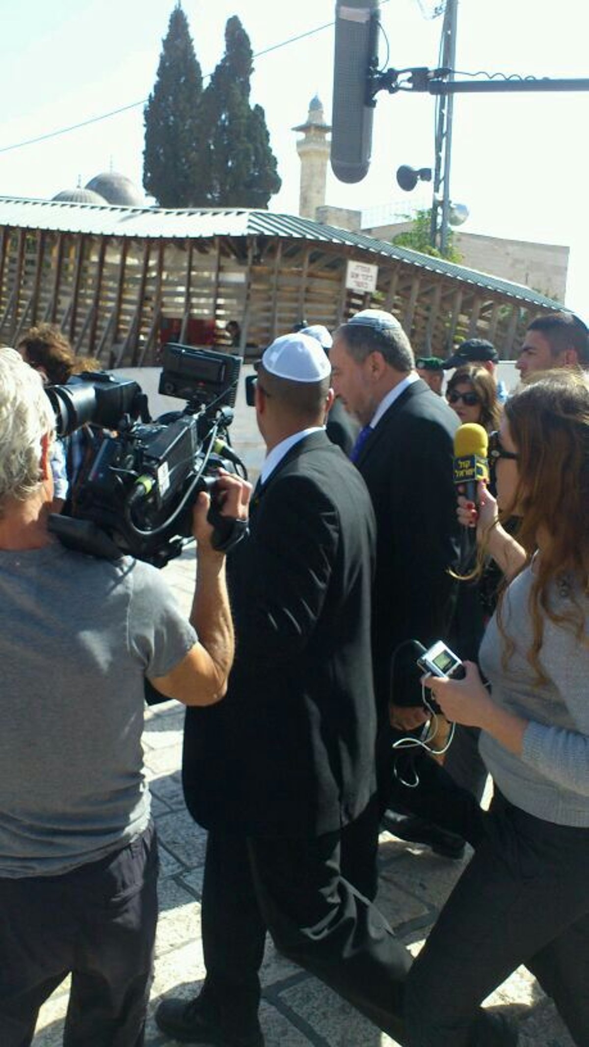 לאחר הזיכוי: אביגדור ליברמן התפלל בכותל