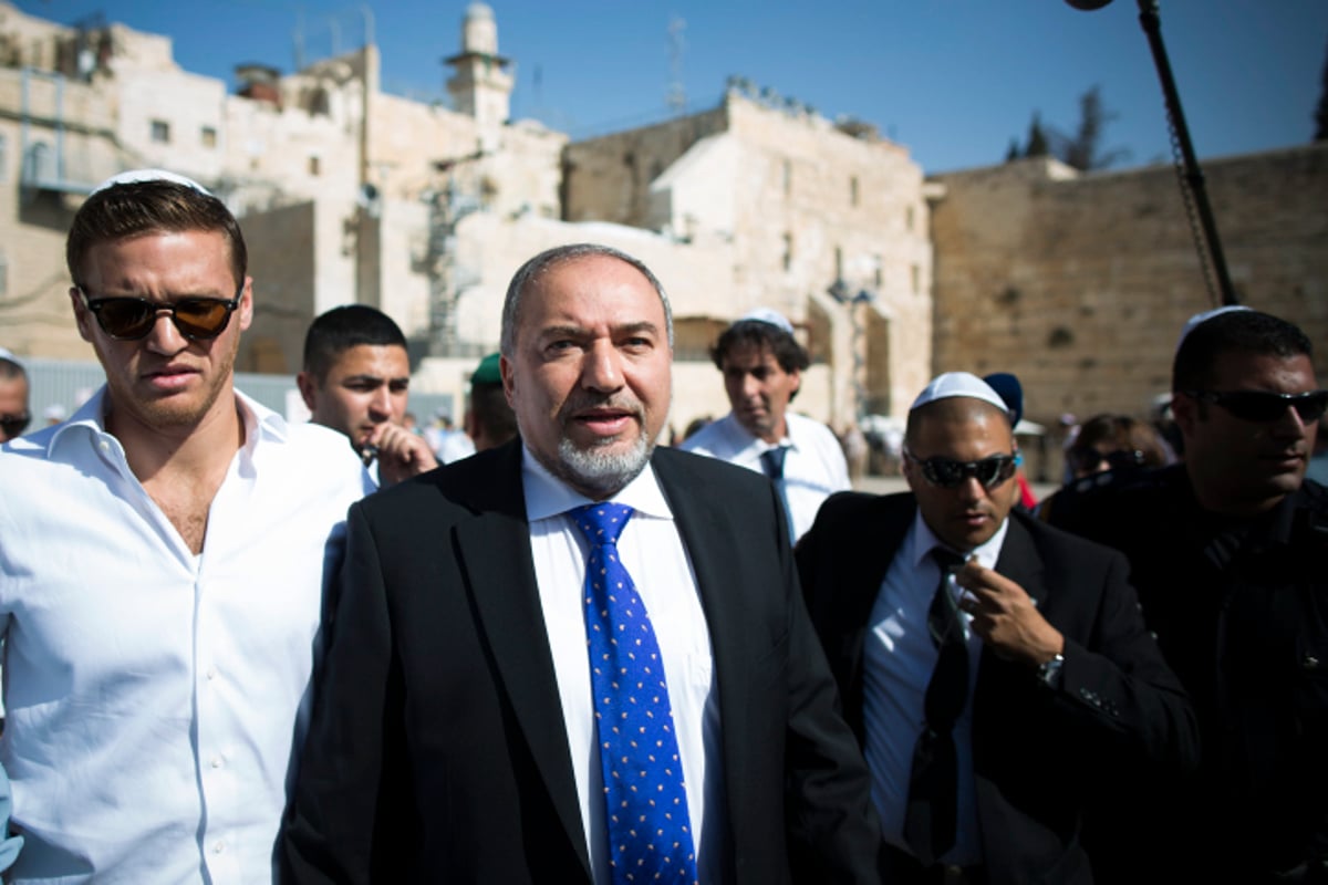 לאחר הזיכוי: אביגדור ליברמן התפלל בכותל