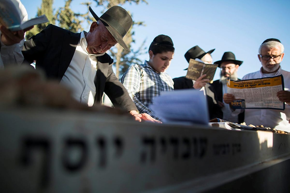 שר הביטחון מבהיר: מניעת עלייה לקבר הגר"ע - תקלה