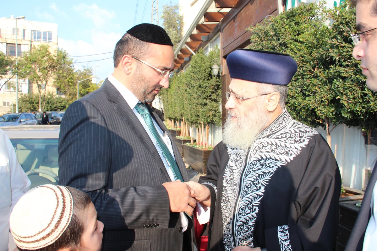 תמונה נדירה: הגר"י יוסף ושמי פרור