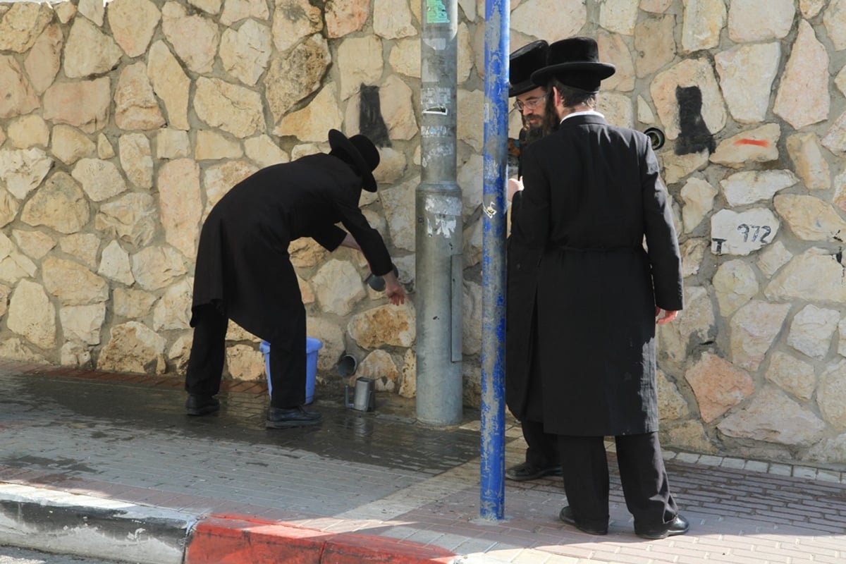 תיעוד דומע: אלפים ליוו למנוחות את הרב אלתר קויפמן ז"ל