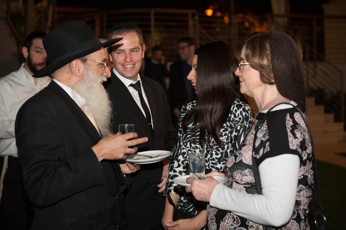 גלריה: טקס הדלקת נר חנוכה בבית שגריר בריטניה