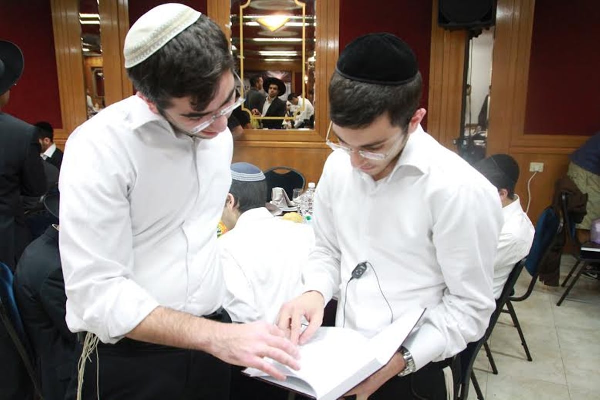 חניכי 'אור ישראלי' השיקו את "ספר החבורות" במעמד מרשים • צפו