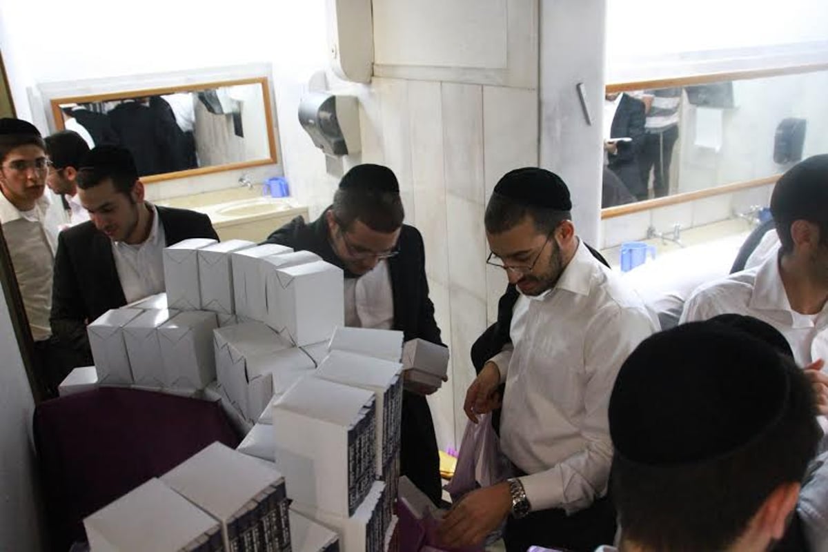 חניכי 'אור ישראלי' השיקו את "ספר החבורות" במעמד מרשים • צפו