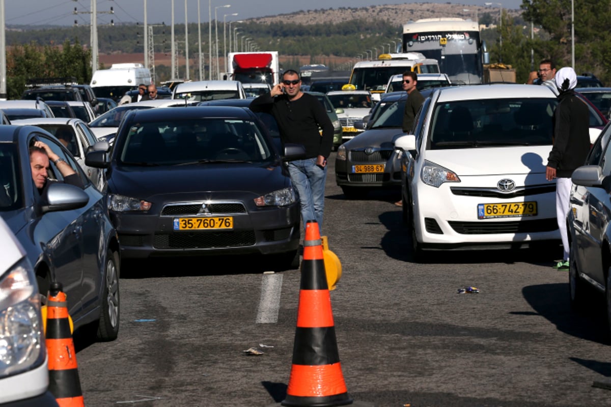 עומסי תנועה בדרך לרישולים