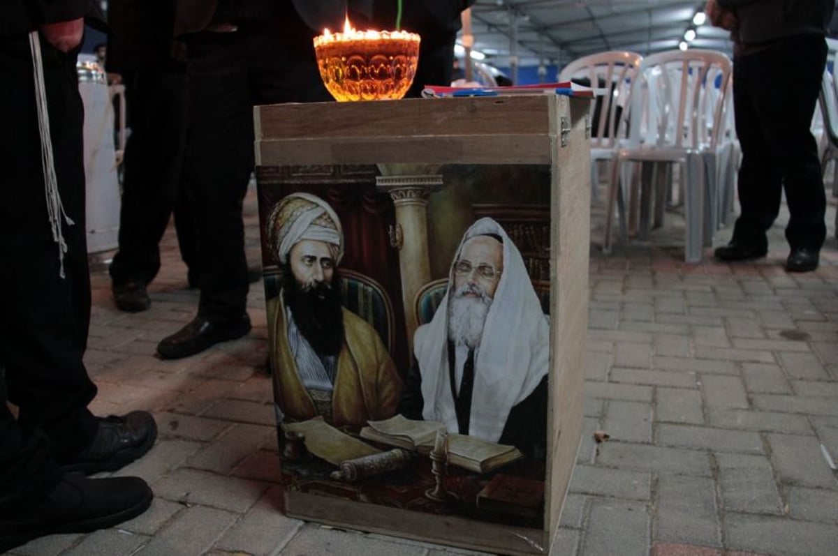 צפו: ניחום אבלים בבית הרב בנימין בצרי זצוק"ל