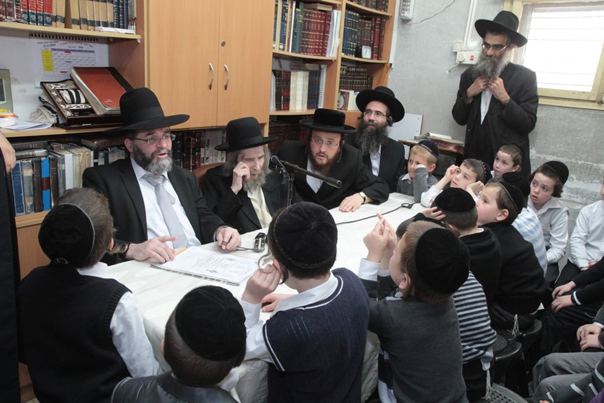 מבית שמש לבתי גדולי ישראל  בבני-ברק • תיעוד