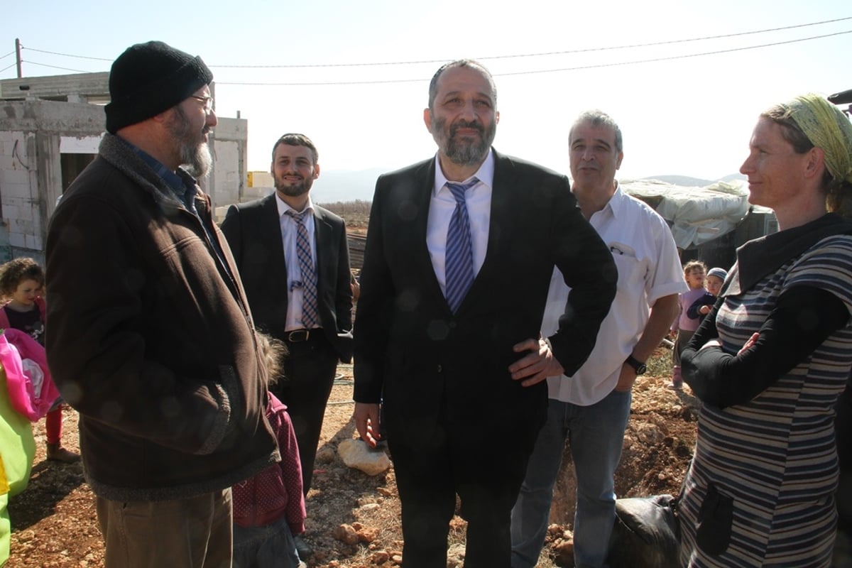 דרעי ביקר אצל המתנחלים בשומרון: "זו הארץ שלנו"