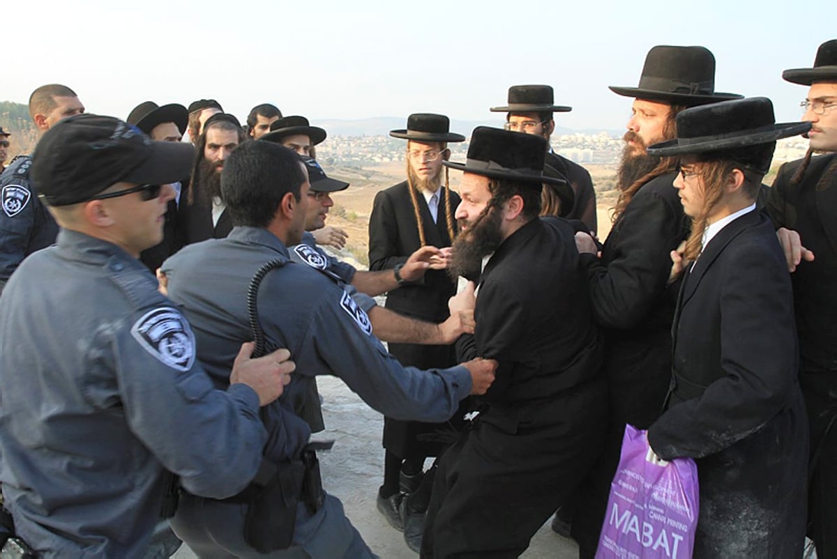 ההפגנות במתחם