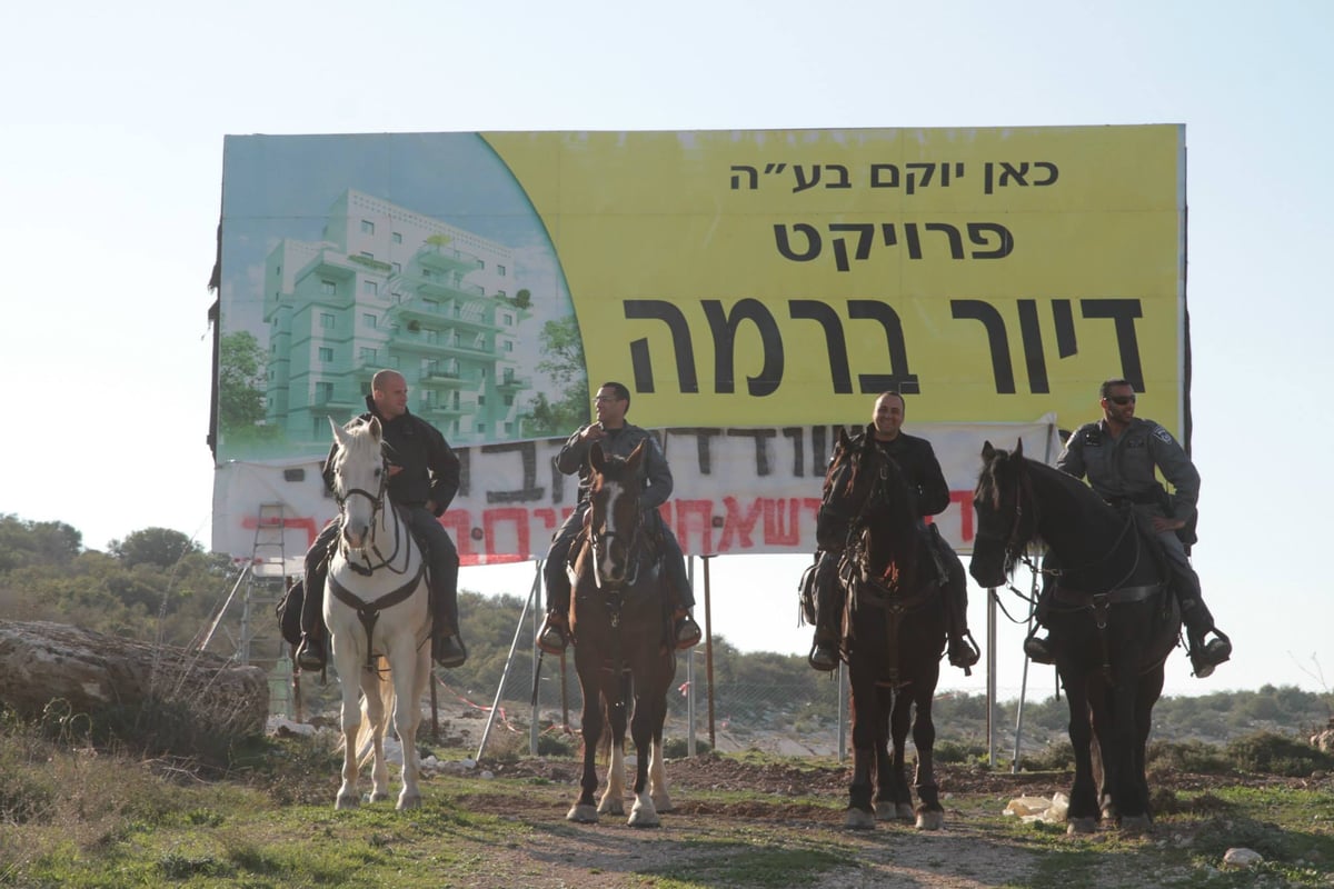 בית שמש: עשרות מחו על חילול קברים לטענתם במתחם גולובנציץ