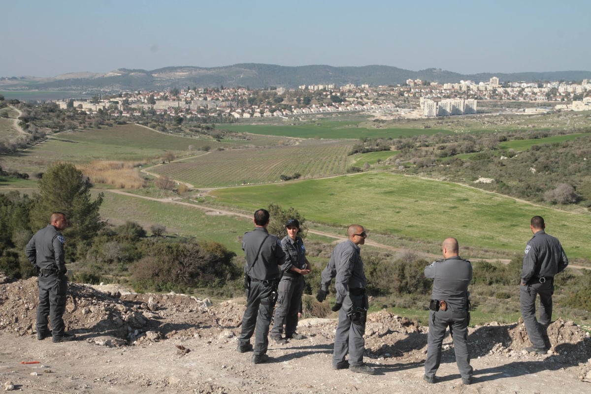 בית שמש: עשרות מחו על חילול קברים לטענתם במתחם גולובנציץ