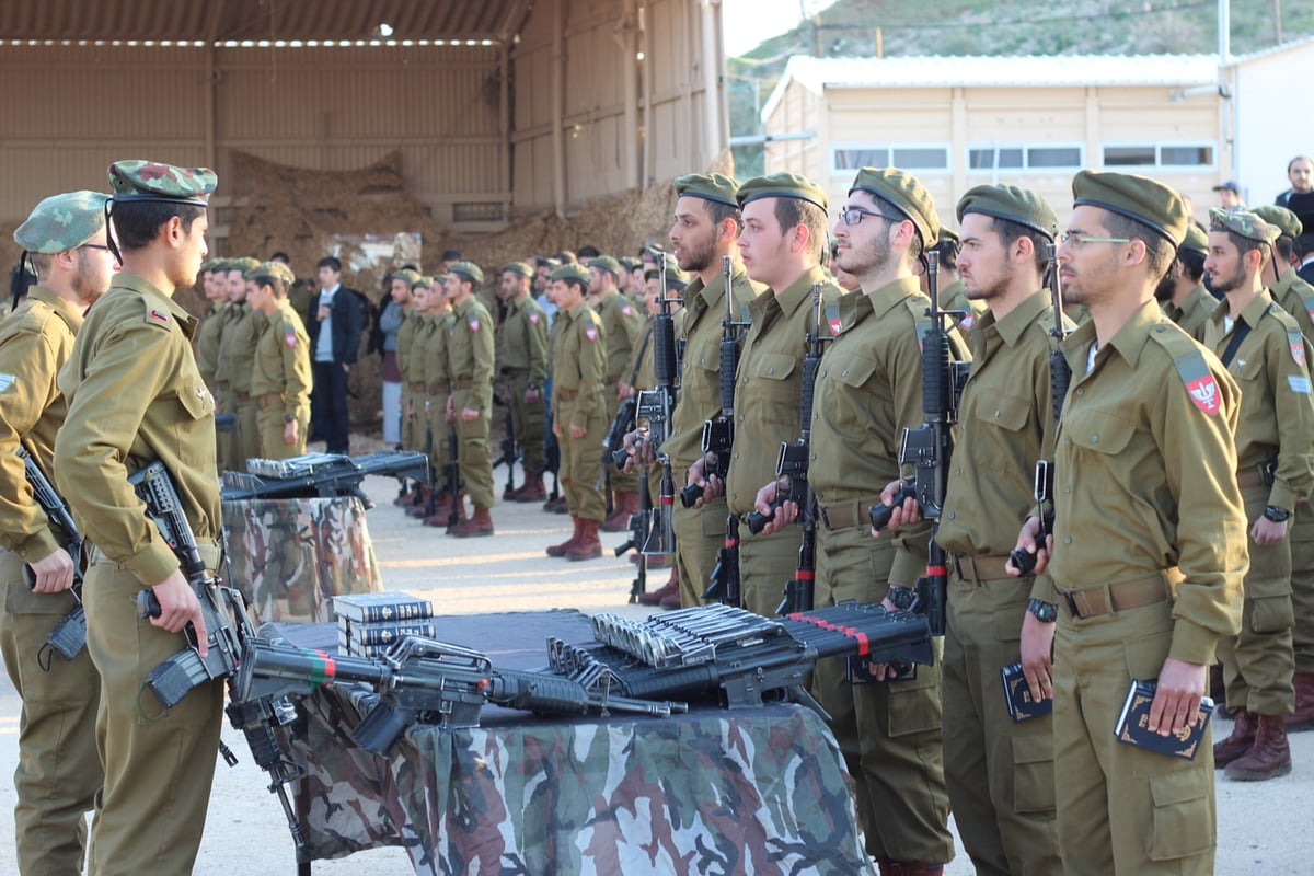 בזמן הפגנות: 170 חיילים חרדים הושבעו בבקעת הירדן