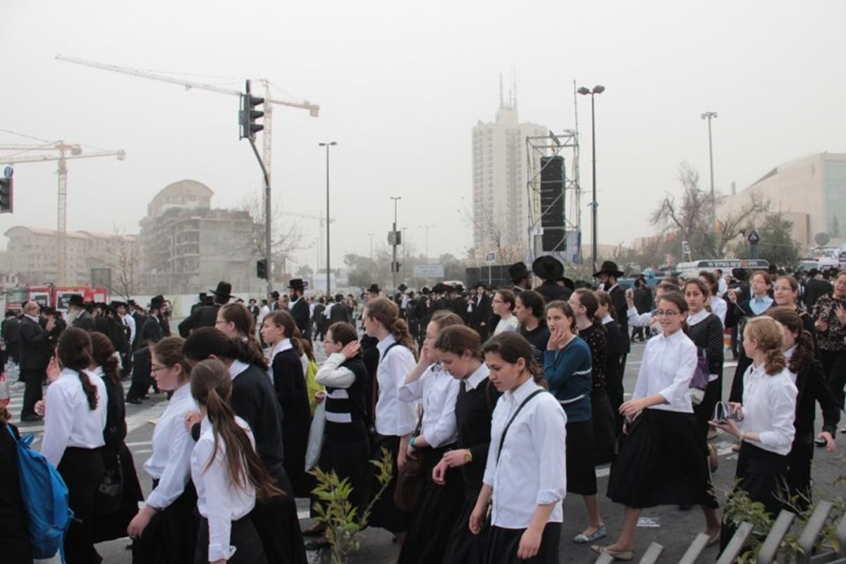 600 אלף איש בירכו יחד: "ברוך... חכם הרזים" • שידור חי