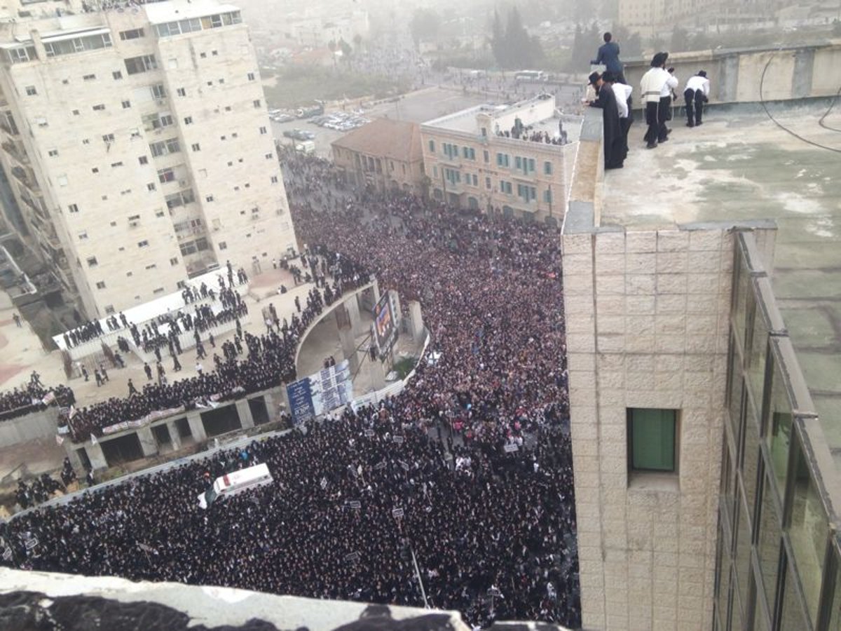 תיעוד ראשוני: גדולי ישראל בעצרת