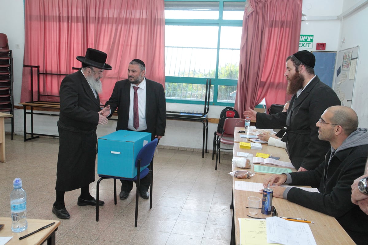 לראשונה בחייו: האדמו"ר מלעלוב השתתף בבחירות