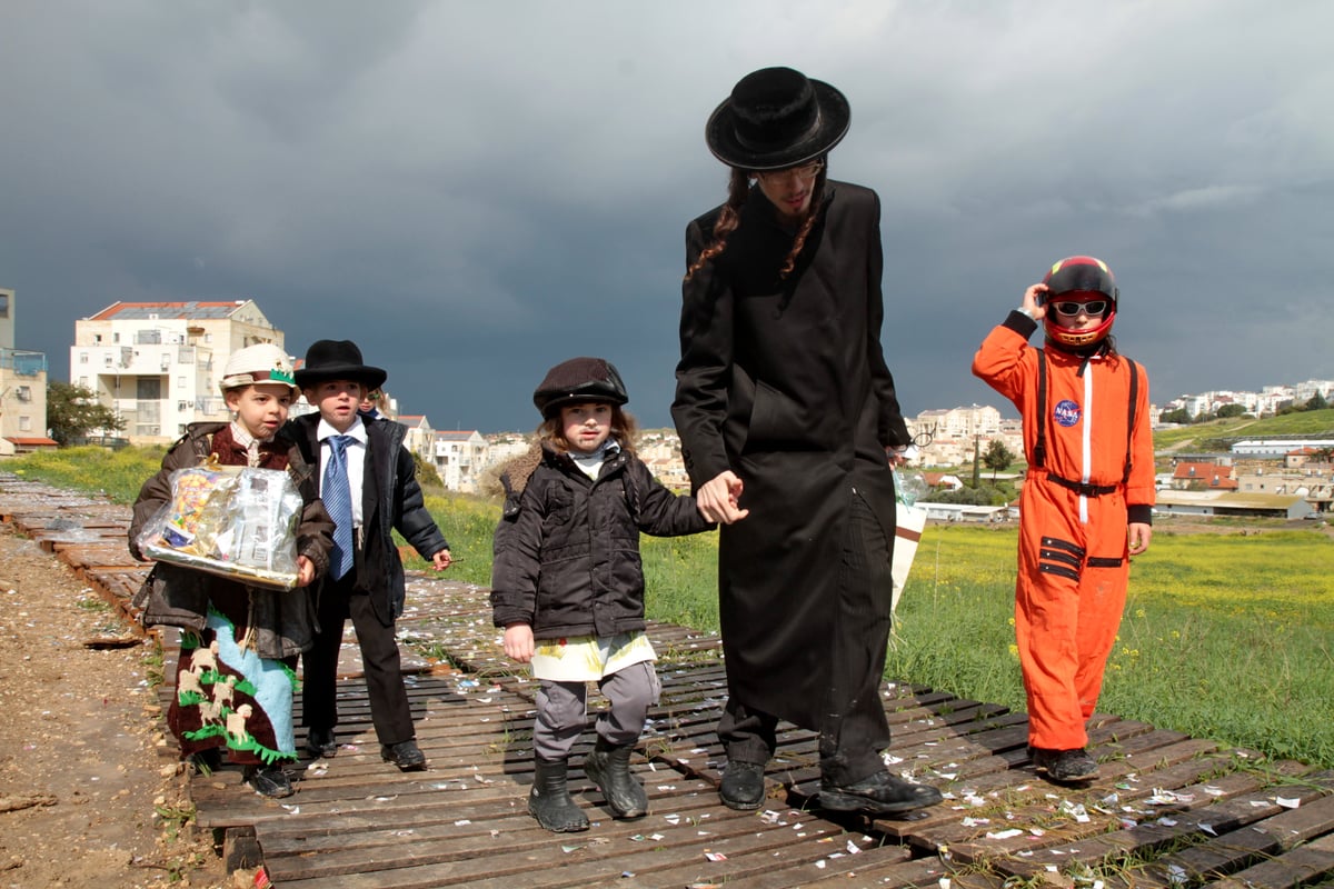 צפו בתיעוד מיוחד: בית שמש חוגגת פורים