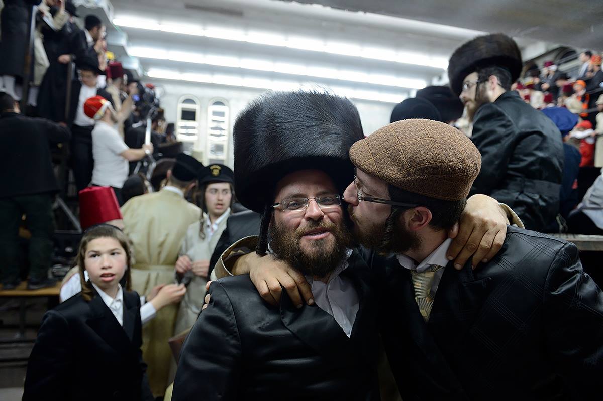 גלריה: טיש פורים בחצר לעלוב בבית שמש