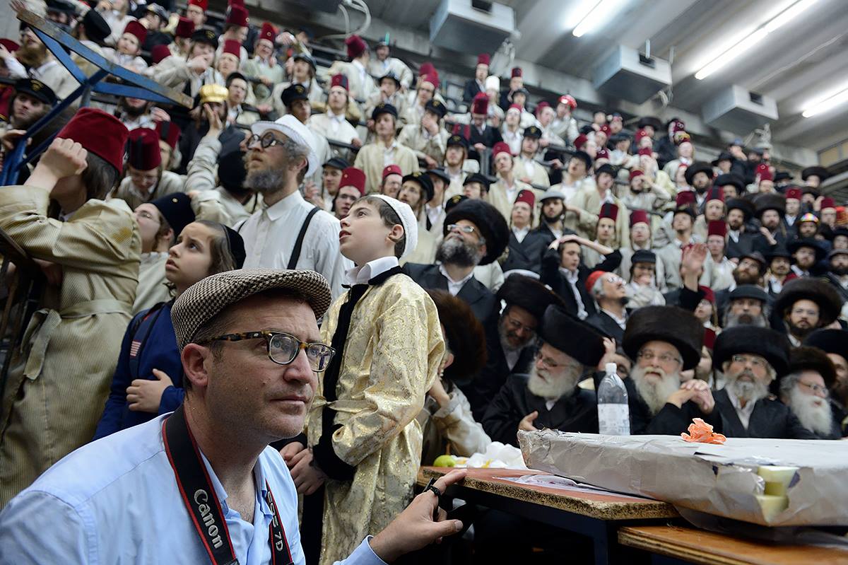 גלריה: טיש פורים בחצר לעלוב בבית שמש