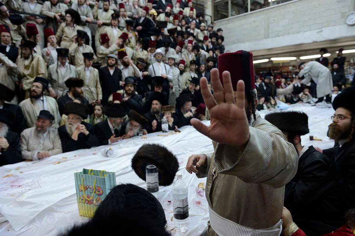 גלריה: טיש פורים בחצר לעלוב בבית שמש