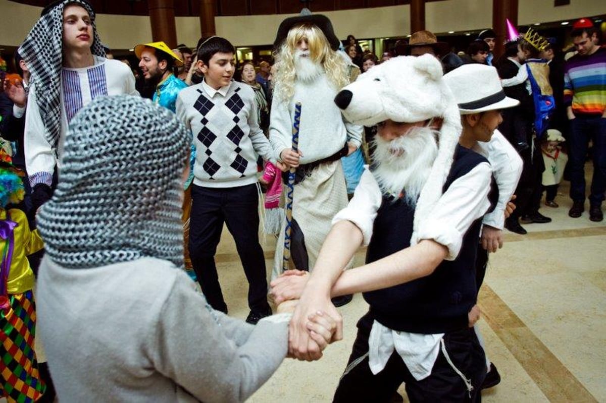 והעיר מוסקבה צהלה ושמחה • גלריה צבעונית