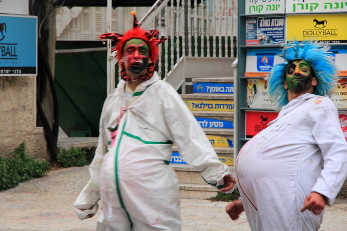 פורים במאה שערים • תיעוד מרתק